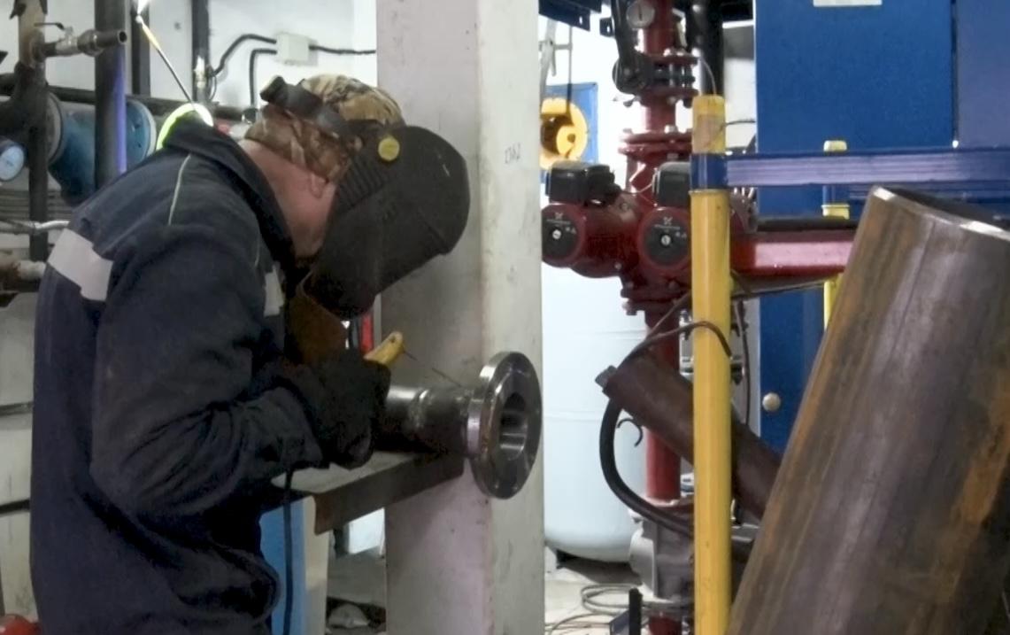 В Гальчино обновляют оборудование крышной котельной В Гальчино обновляют оборудование крышной котельной