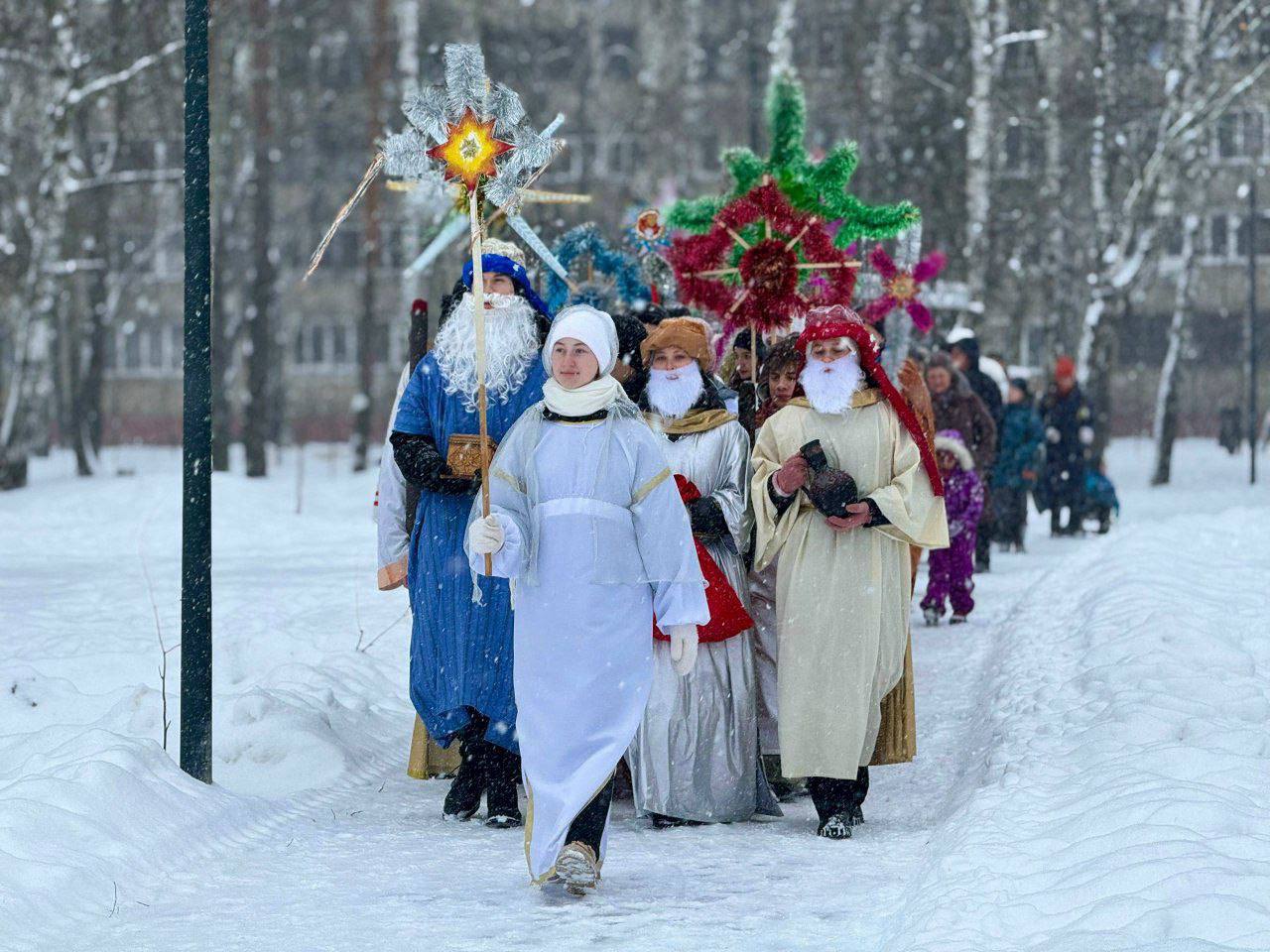 Вчера, в светлый праздник Рождества Христова, в рамках X Белоозёрских Рождественских чтений и проекта «Зима в Подмосковье» в г. Белоозёрский состоялось традиционное театрализованное представление - «Рождественское шествие» Вчера, в светлый праздник Рождества Христова, в рамках X Белоозёрских Рождественских чтений и проекта «Зима в Подмосковье» в г. Белоозёрский состоялось традиционное театрализованное представление - «Рождественское шествие»