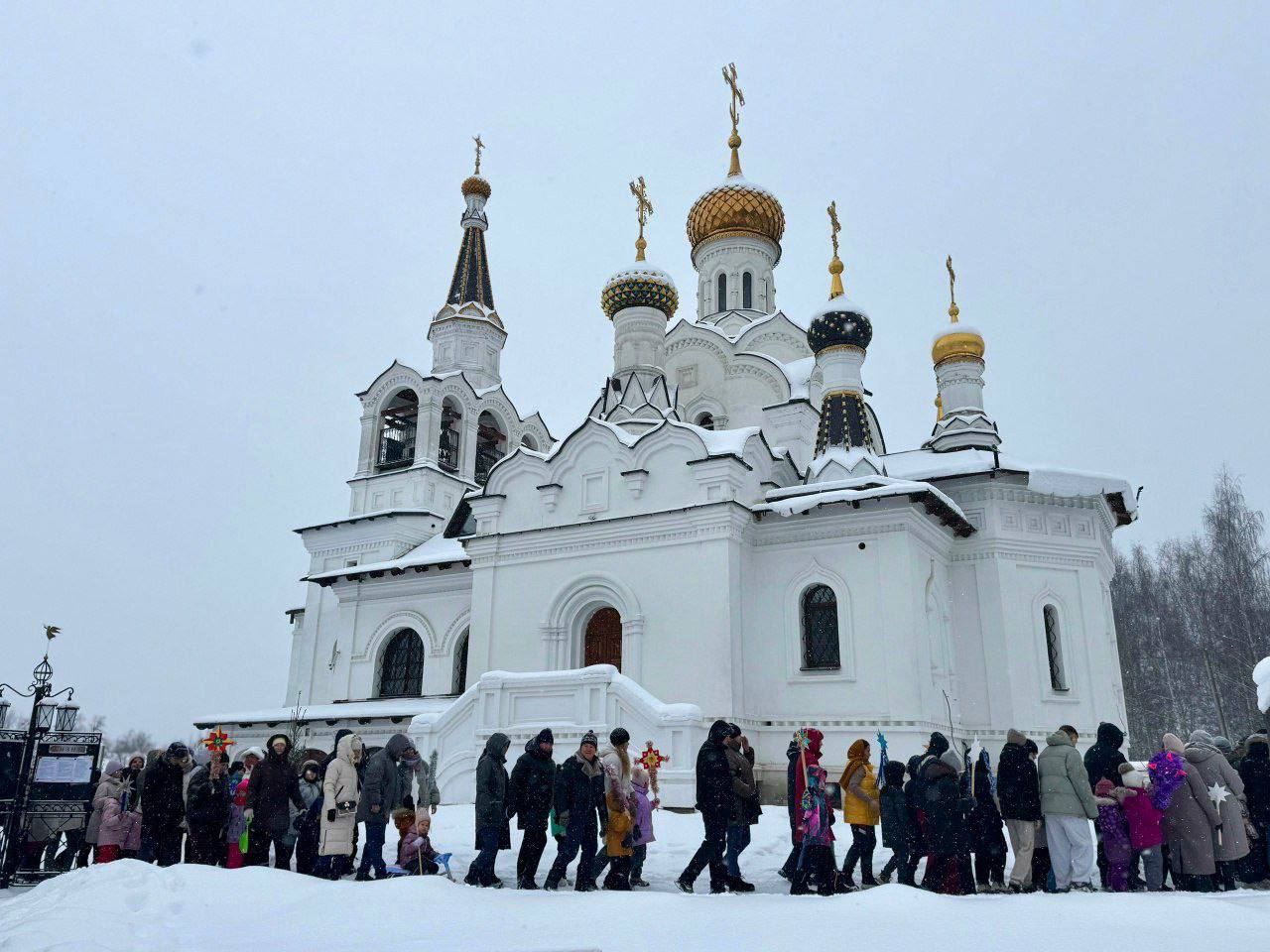Вчера, в светлый праздник Рождества Христова, в рамках X Белоозёрских Рождественских чтений и проекта «Зима в Подмосковье» в г. Белоозёрский состоялось традиционное театрализованное представление - «Рождественское шествие» Вчера, в светлый праздник Рождества Христова, в рамках X Белоозёрских Рождественских чтений и проекта «Зима в Подмосковье» в г. Белоозёрский состоялось традиционное театрализованное представление - «Рождественское шествие»