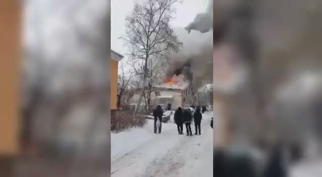 Сильный пожар в подмосковном Монино