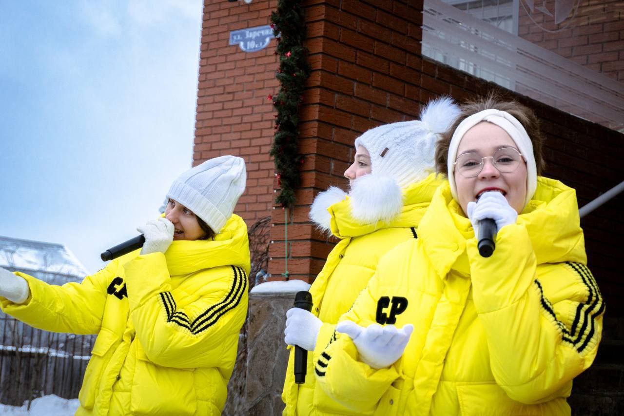 Детский праздник организовали люберецкие депутаты в деревне Марусино Детский праздник организовали люберецкие депутаты в деревне Марусино