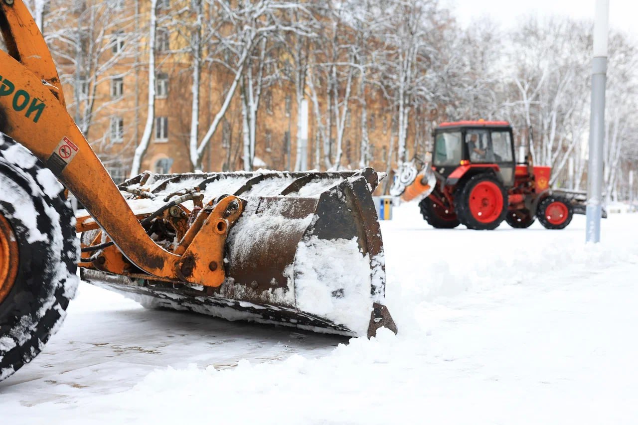 Игорь Трифонов: Уважаемые королёвцы!. По прогнозам синоптиков, с 18:00 8 января до 21:00 9 января, ожидаются сложные погодные условия: сильный снегопад, порывистый ветер до 18 м/с и гололедица Игорь Трифонов: Уважаемые королёвцы!. По прогнозам синоптиков, с 18:00 8 января до 21:00 9 января, ожидаются сложные погодные условия: сильный снегопад, порывистый ветер до 18 м/с и гололедица
