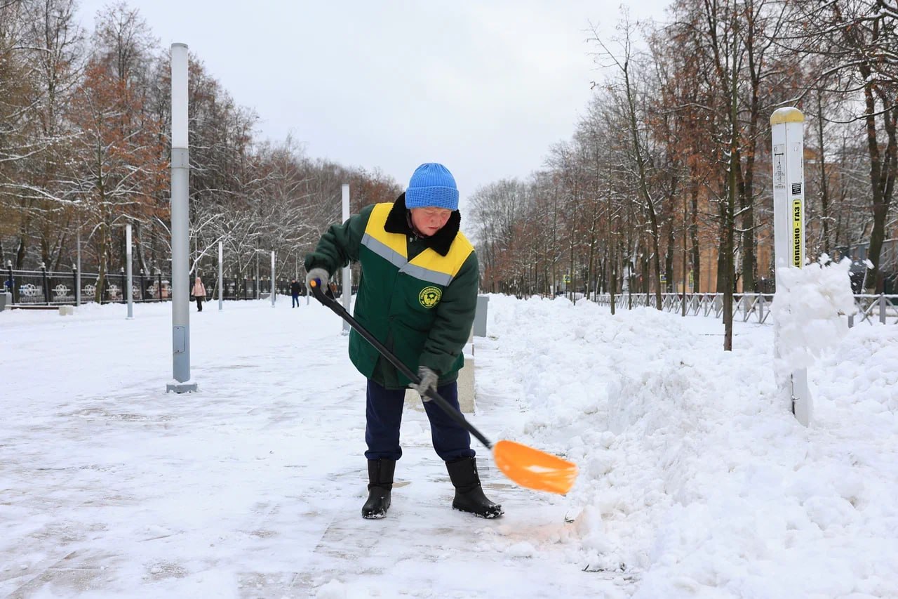 Игорь Трифонов: Уважаемые королёвцы!. По прогнозам синоптиков, с 18:00 8 января до 21:00 9 января, ожидаются сложные погодные условия: сильный снегопад, порывистый ветер до 18 м/с и гололедица Игорь Трифонов: Уважаемые королёвцы!. По прогнозам синоптиков, с 18:00 8 января до 21:00 9 января, ожидаются сложные погодные условия: сильный снегопад, порывистый ветер до 18 м/с и гололедица