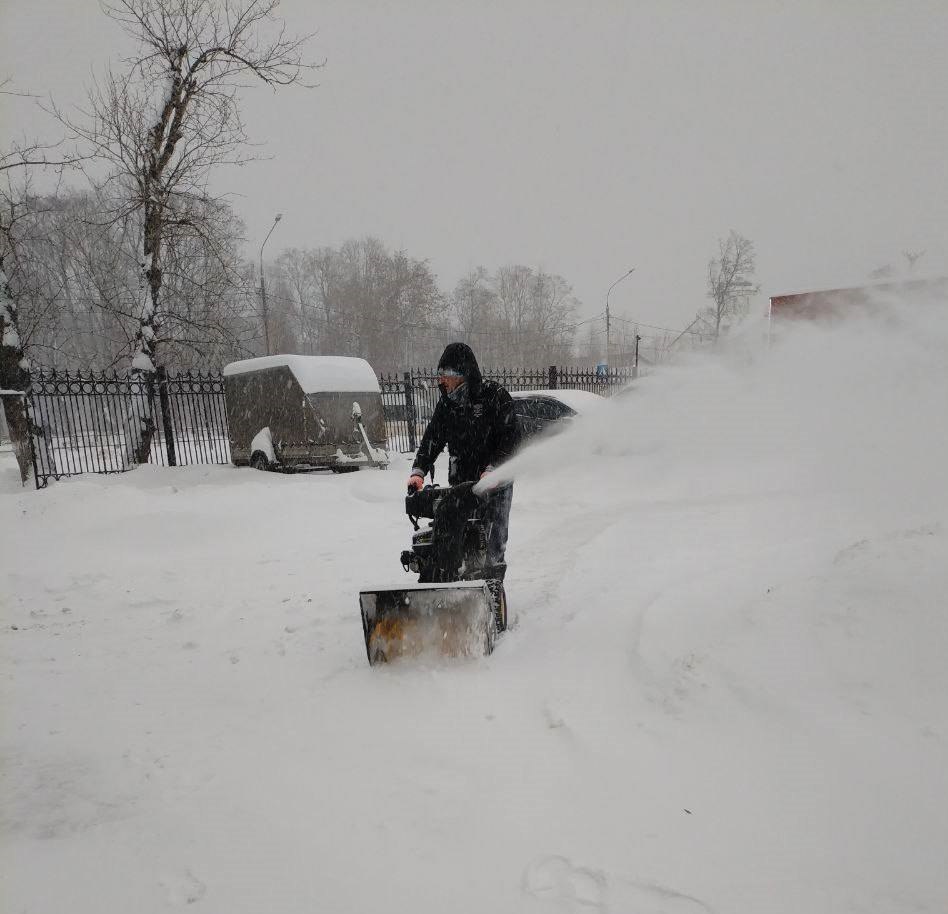 Учреждения культуры и спорта в Долгопрудном обеспечивают уборку снега всеми доступными способами Учреждения культуры и спорта в Долгопрудном обеспечивают уборку снега всеми доступными способами