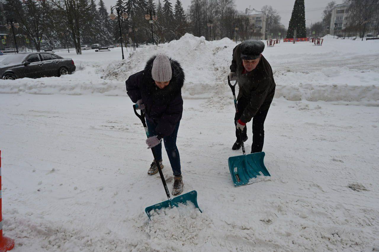 Работа по ликвидации последствий снегопада в городском округе Серпухов продолжается в круглосуточном режиме Работа по ликвидации последствий снегопада в городском округе Серпухов продолжается в круглосуточном режиме