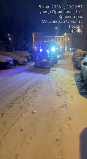 Пока город спит, на улицах кипит работа: городские коммунальные службы вышли на уборку