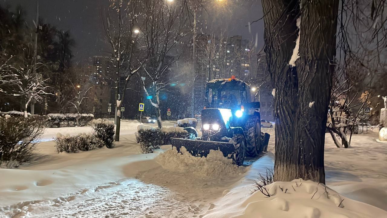 Игорь Трифонов: В Королёве, как и во всем Московском регионе продолжается снегопад, который синоптики называют сильнейшим за последние годы Игорь Трифонов: В Королёве, как и во всем Московском регионе продолжается снегопад, который синоптики называют сильнейшим за последние годы