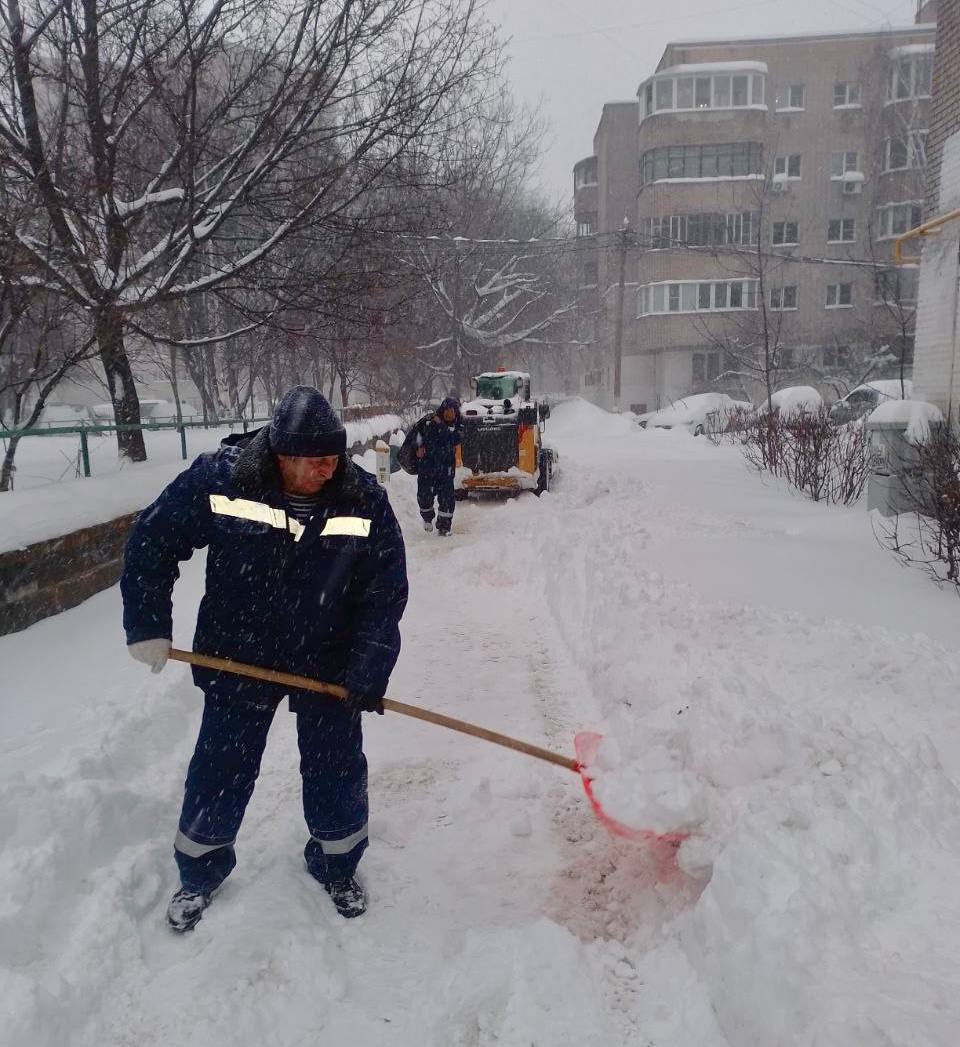 Улицы Химок в постоянном режиме очищают от снега Улицы Химок в постоянном режиме очищают от снега