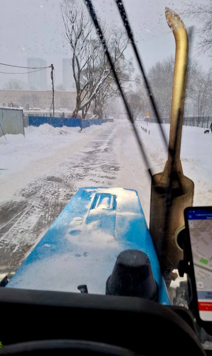 Уборка снега в Химках: Как выглядит борьба со стихией прямо из кабины спецмашин Уборка снега в Химках: Как выглядит борьба со стихией прямо из кабины спецмашин