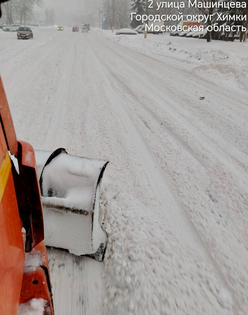 Уборка снега в Химках: Как выглядит борьба со стихией прямо из кабины спецмашин Уборка снега в Химках: Как выглядит борьба со стихией прямо из кабины спецмашин