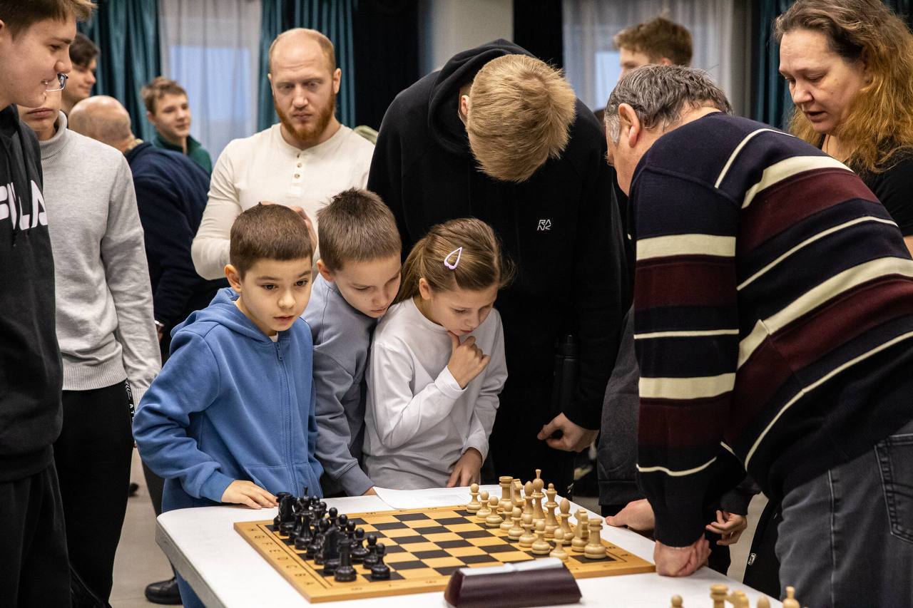 Открытый новогодний турнир собрал любителей шахмат разных возрастов