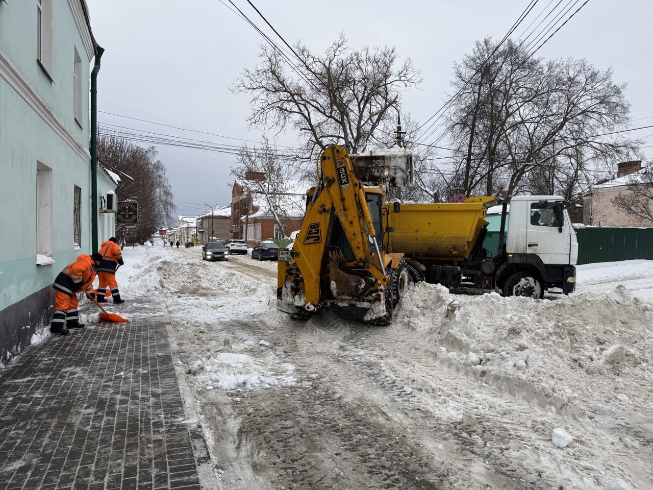 Дорожные и коммунальные службы продолжают расчищать территорию Городского округа Коломна от снежных заносов Дорожные и коммунальные службы продолжают расчищать территорию Городского округа Коломна от снежных заносов