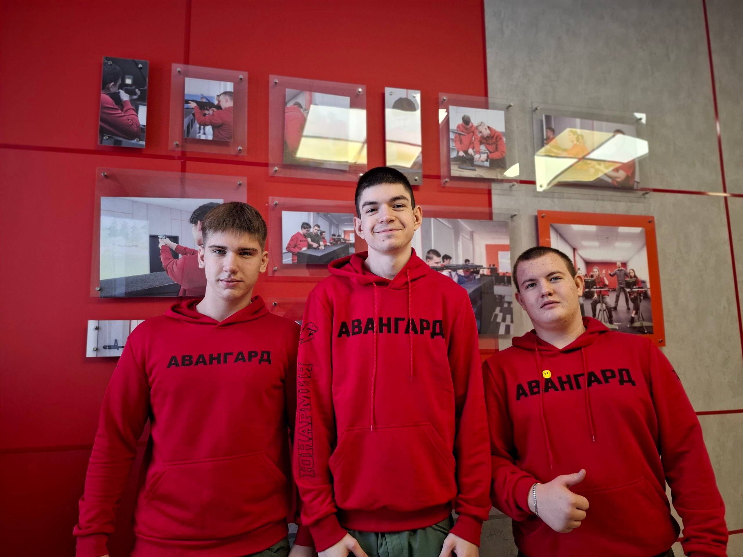 Воспитанники кадетских классов Следственного комитета РФ прошли сборы в «Авангарде» Воспитанники кадетских классов Следственного комитета РФ прошли сборы в «Авангарде»