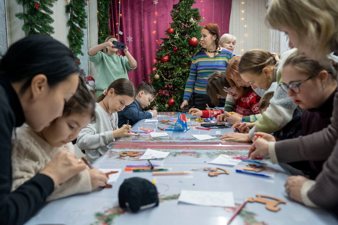 Более 300 маленьких жителей округа пришли в гости к Деду Морозу в Новогодние каникулы Более 300 маленьких жителей округа пришли в гости к Деду Морозу в Новогодние каникулы