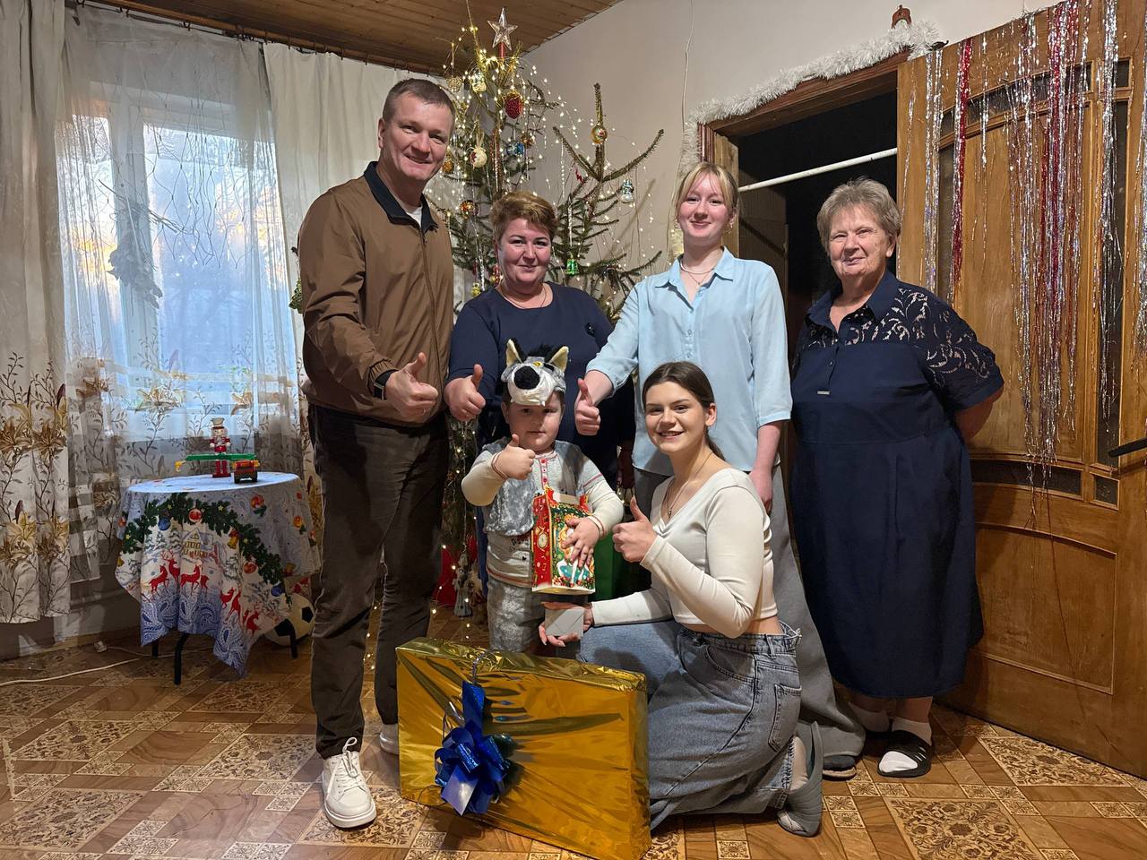 Депутаты Мособлдумы подарили новогоднее чудо детям участников СВО из Люберец Депутаты Мособлдумы подарили новогоднее чудо детям участников СВО из Люберец