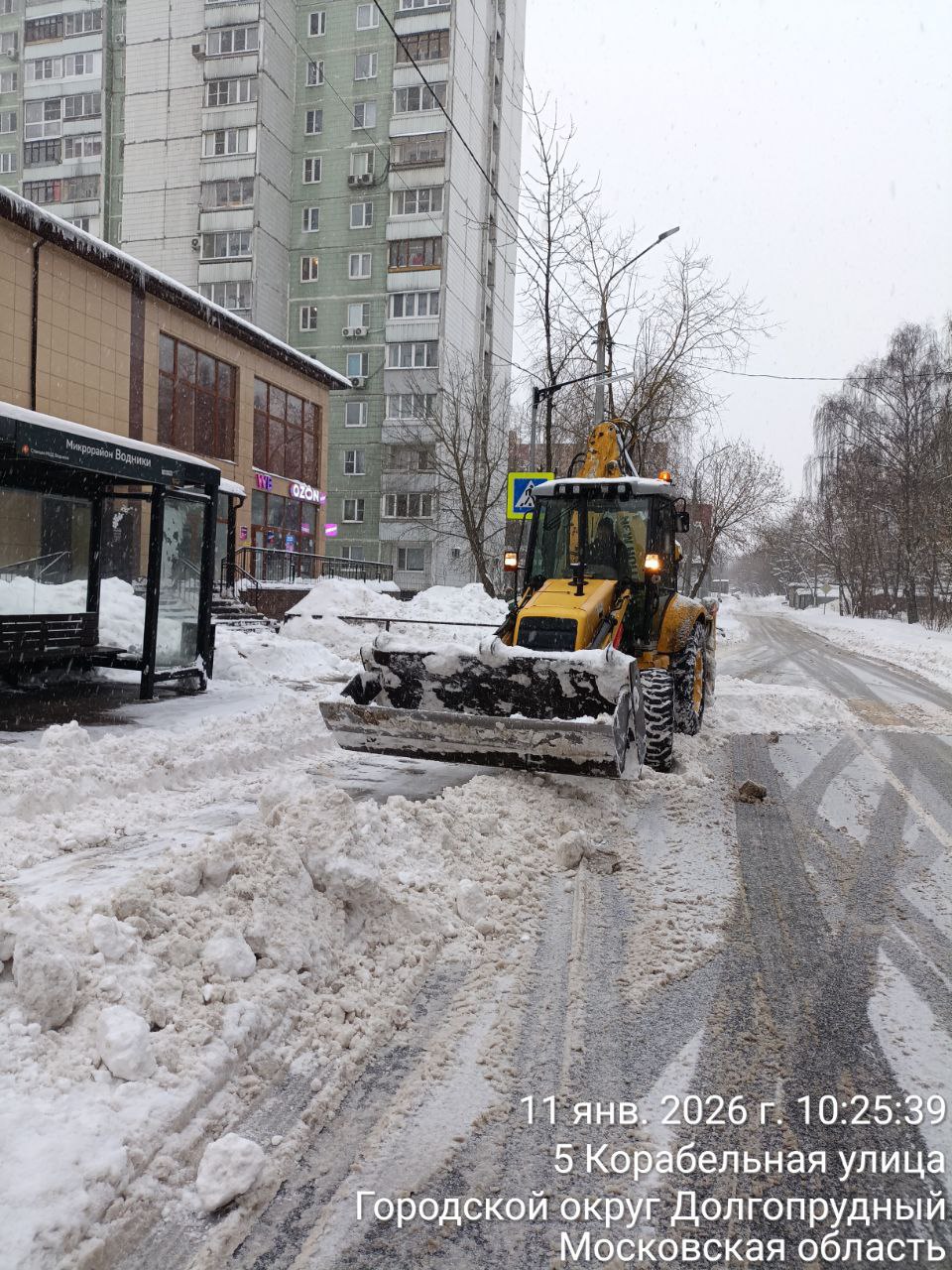 Уборка снега в Долгопрудном продолжается в круглосуточном режиме Уборка снега в Долгопрудном продолжается в круглосуточном режиме