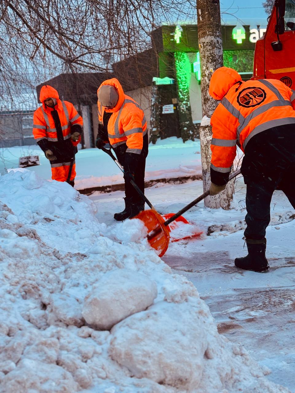 Игорь Трифонов: Продолжаем ликвидацию последствий снегопада Игорь Трифонов: Продолжаем ликвидацию последствий снегопада