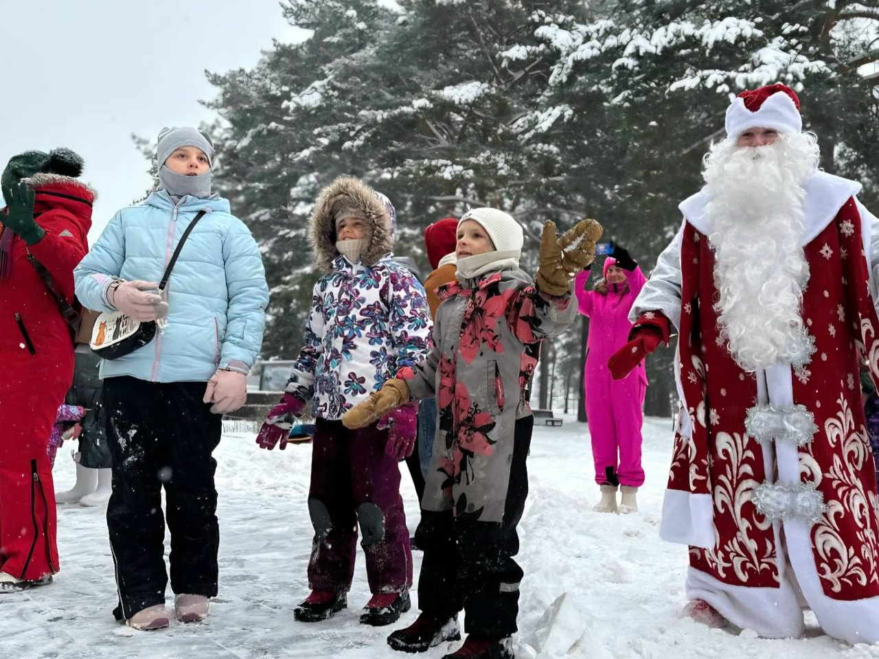 Парки Коломны и Озёр приглашают жителей и гостей муниципалитета весело и активно провести время на свежем воздухе и насладиться прекрасной зимней погодой Парки Коломны и Озёр приглашают жителей и гостей муниципалитета весело и активно провести время на свежем воздухе и насладиться прекрасной зимней погодой
