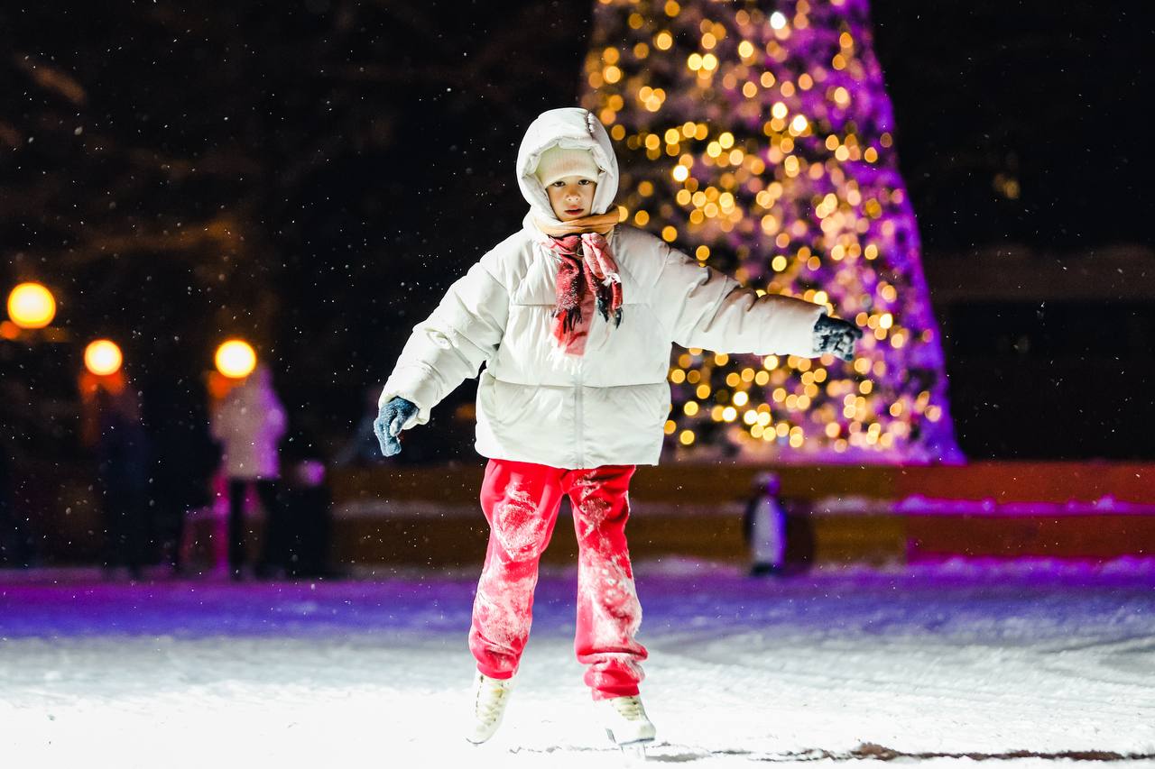 9,8 тысячи человек посетили Театральный каток с начала сезона 9,8 тысячи человек посетили Театральный каток с начала сезона