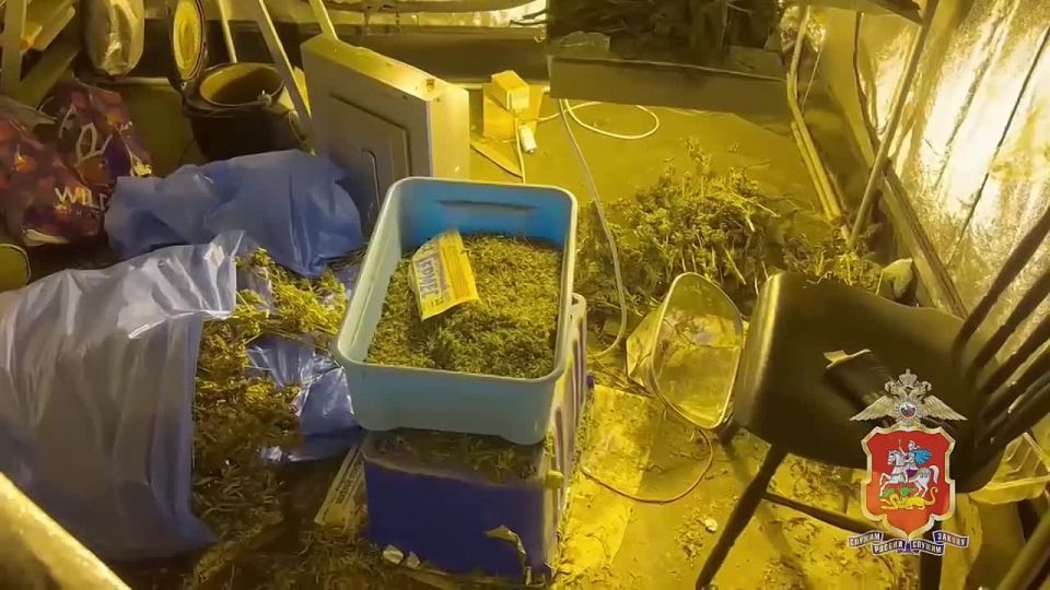 ������������ ������� ������ � ������ ������������ 1027 �������, 13 ������� � 2 ���������� � ����������