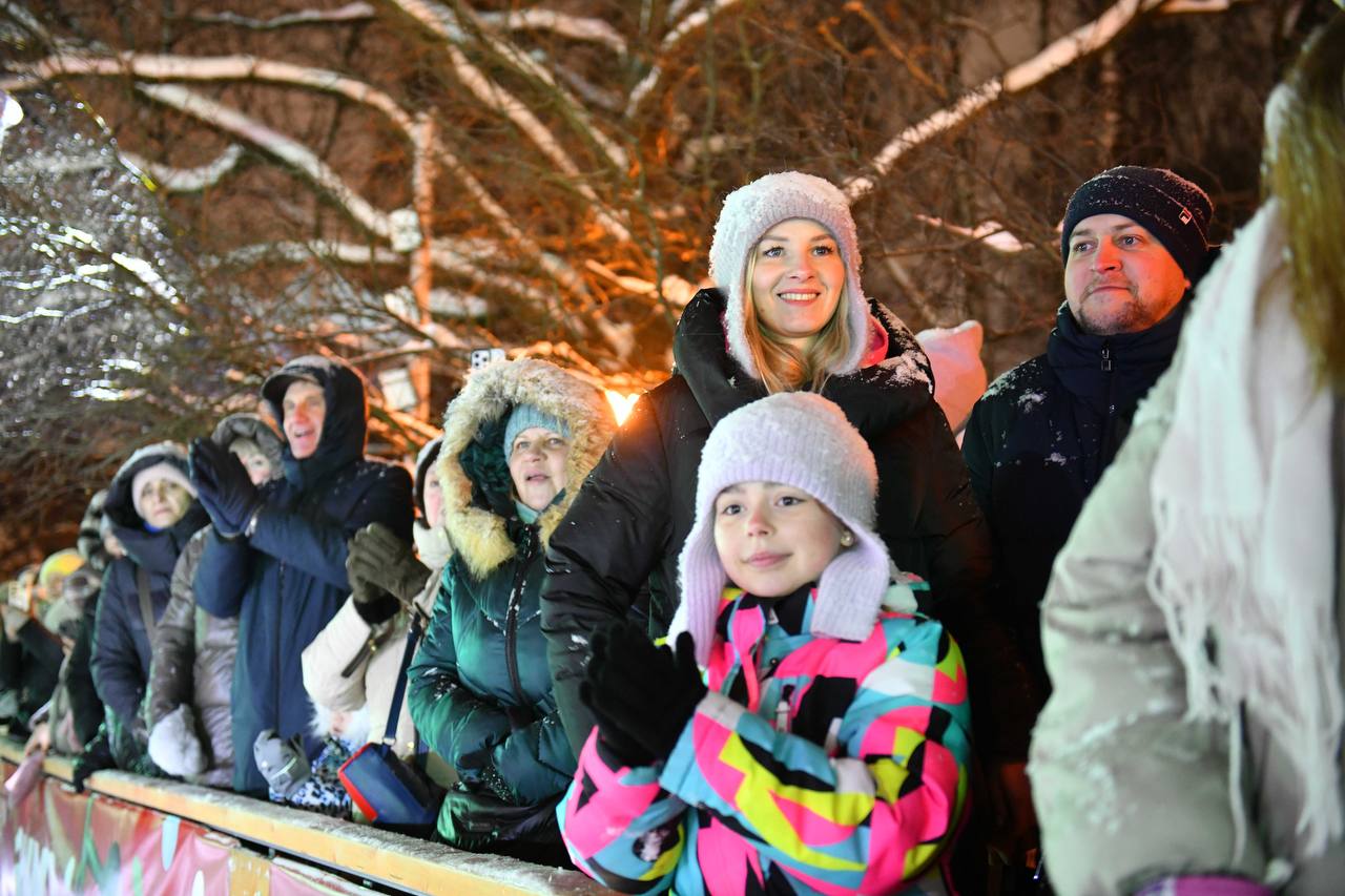 9,8 тысячи человек посетили Театральный каток с начала сезона 9,8 тысячи человек посетили Театральный каток с начала сезона