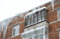 Сосулькам бой: управляющие компании Долгопрудного очищают крыши от наледи