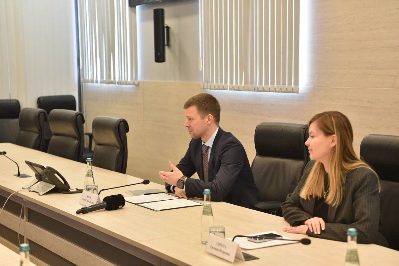 Сергей Юров: 11 молодых семей Балашихи получили сертификаты на жильё Сергей Юров: 11 молодых семей Балашихи получили сертификаты на жильё