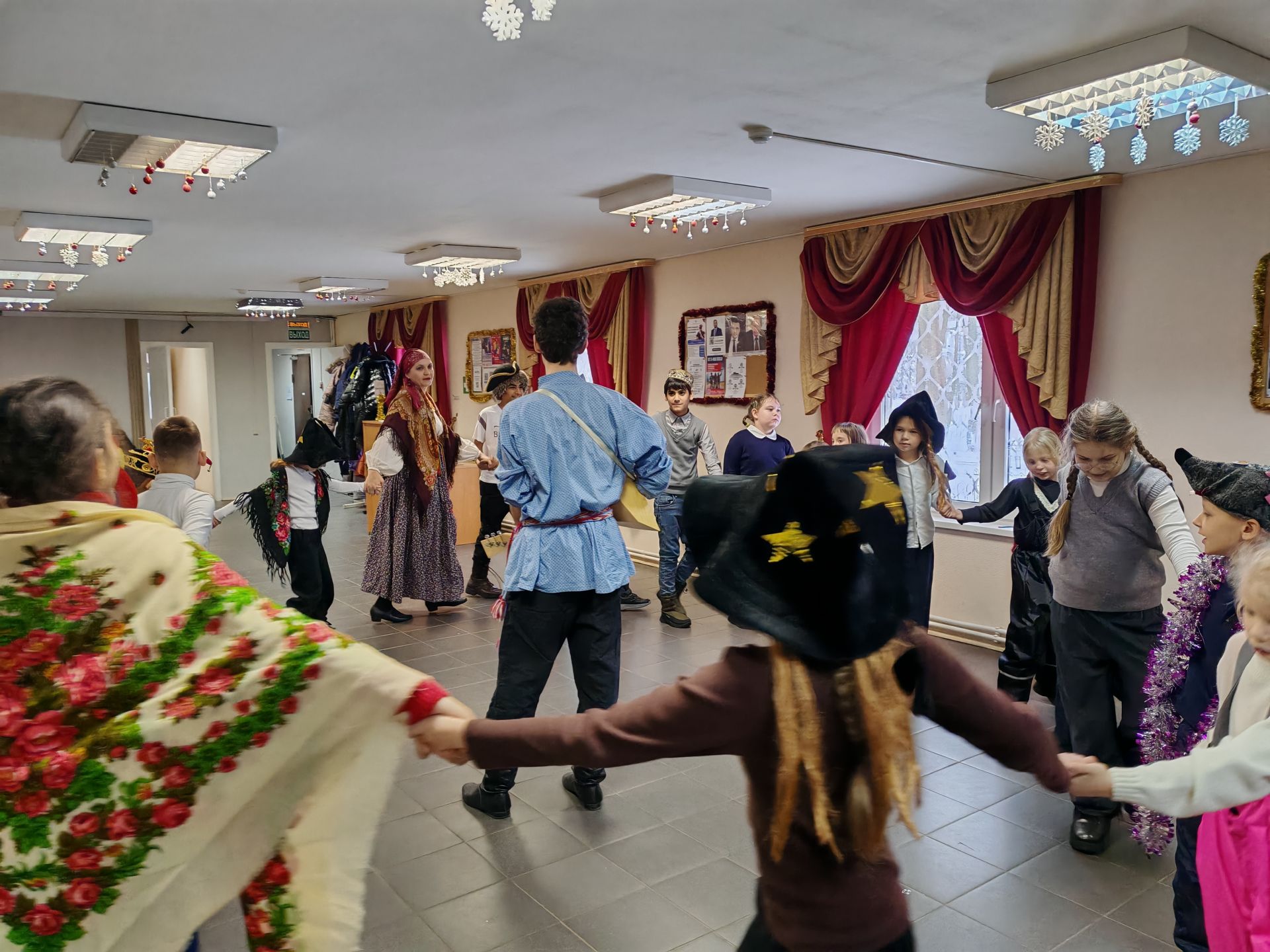 Наши новости. Фольклорная программа "Зимние вечерки" прошла в с. Молоди м.о. Чехов Наши новости. Фольклорная программа "Зимние вечерки" прошла в с. Молоди м.о. Чехов