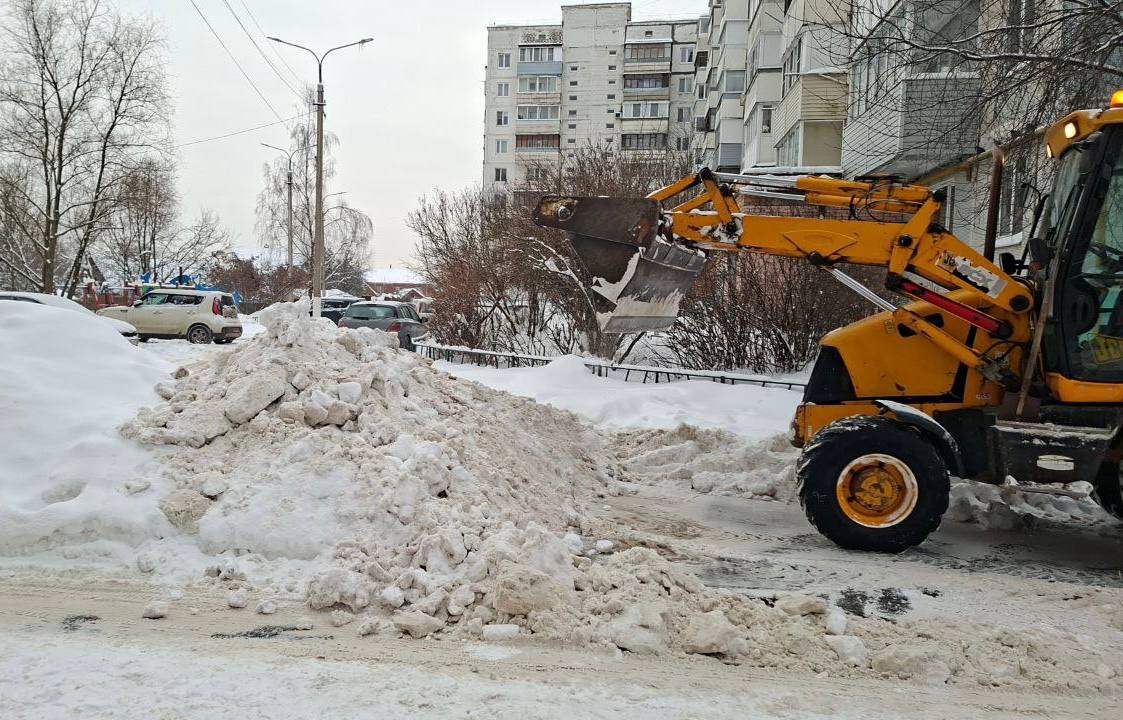 Работа кипит! Продолжаем расчищать улицы нашего города Работа кипит! Продолжаем расчищать улицы нашего города