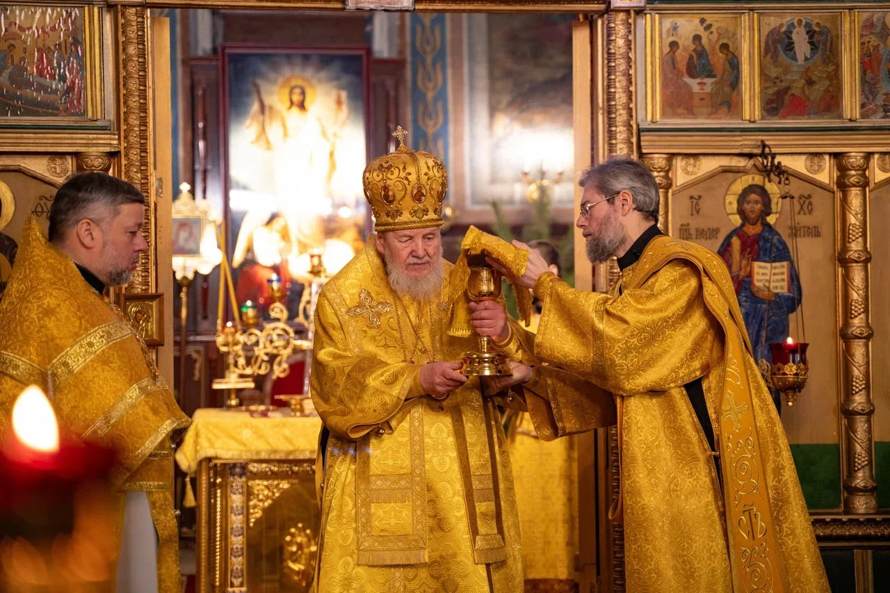 В храме Иоанна Богослова города Ликино-Дулево состоялось архиерейское богослужение в праздник Обрезания Господня и день памяти святителя Василия Великого В храме Иоанна Богослова города Ликино-Дулево состоялось архиерейское богослужение в праздник Обрезания Господня и день памяти святителя Василия Великого