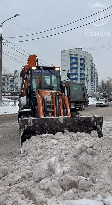 В Солнечногорске продолжается уборка снега