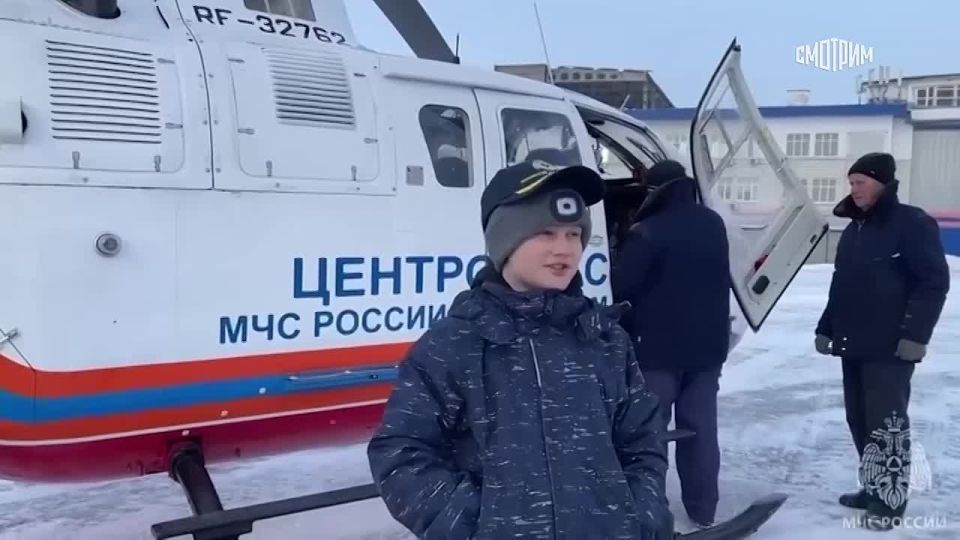 Глава МЧС России Александр Куренков исполнил новогоднее желание мальчика Вовы из Подольска в рамках акции "Ёлка желаний"