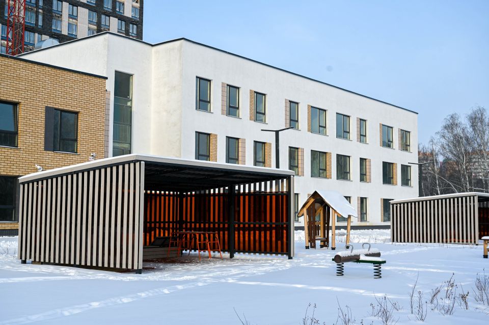 Глава Ленинского округа Станислав Каторов проверил ход подготовки к открытию детского сада в жилом комплексе «Пригород Лесное»