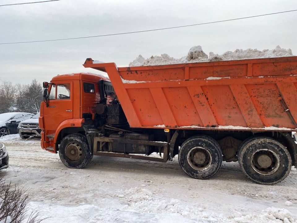 Уборка снега в округе продолжается