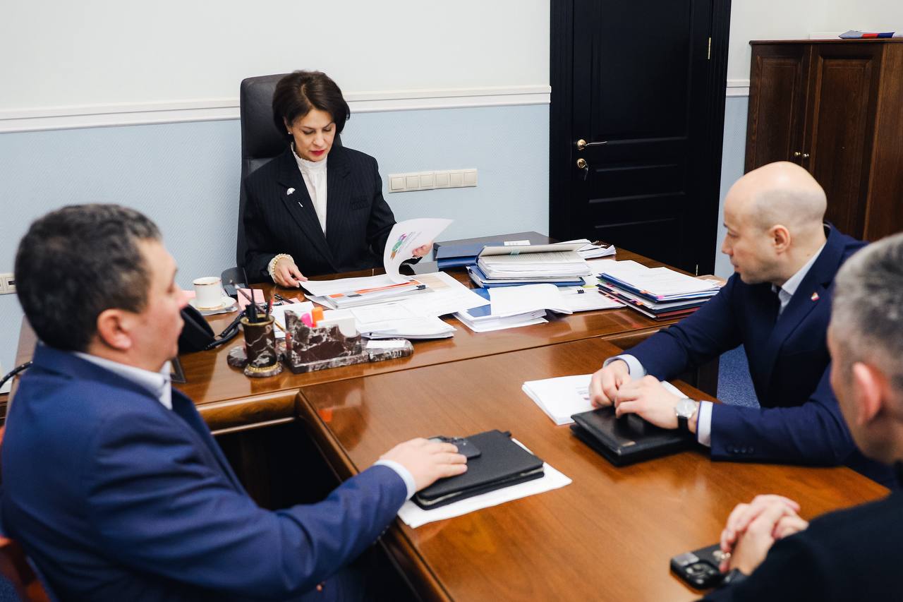 ВРИП главы Химок встретилась с участниками программы «Герои Подмосковья» ВРИП главы Химок встретилась с участниками программы «Герои Подмосковья»