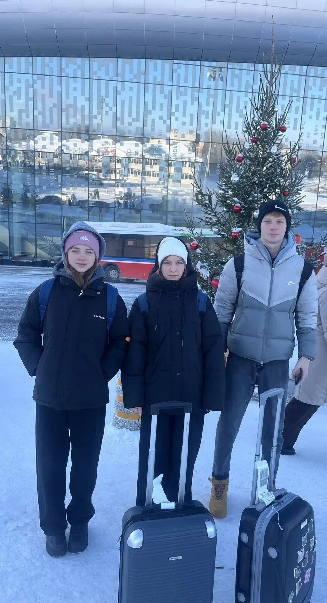 Наши спортсмены уже прилетели в аэропорт г. Тюмень, разместились и провели предстартовую разминку