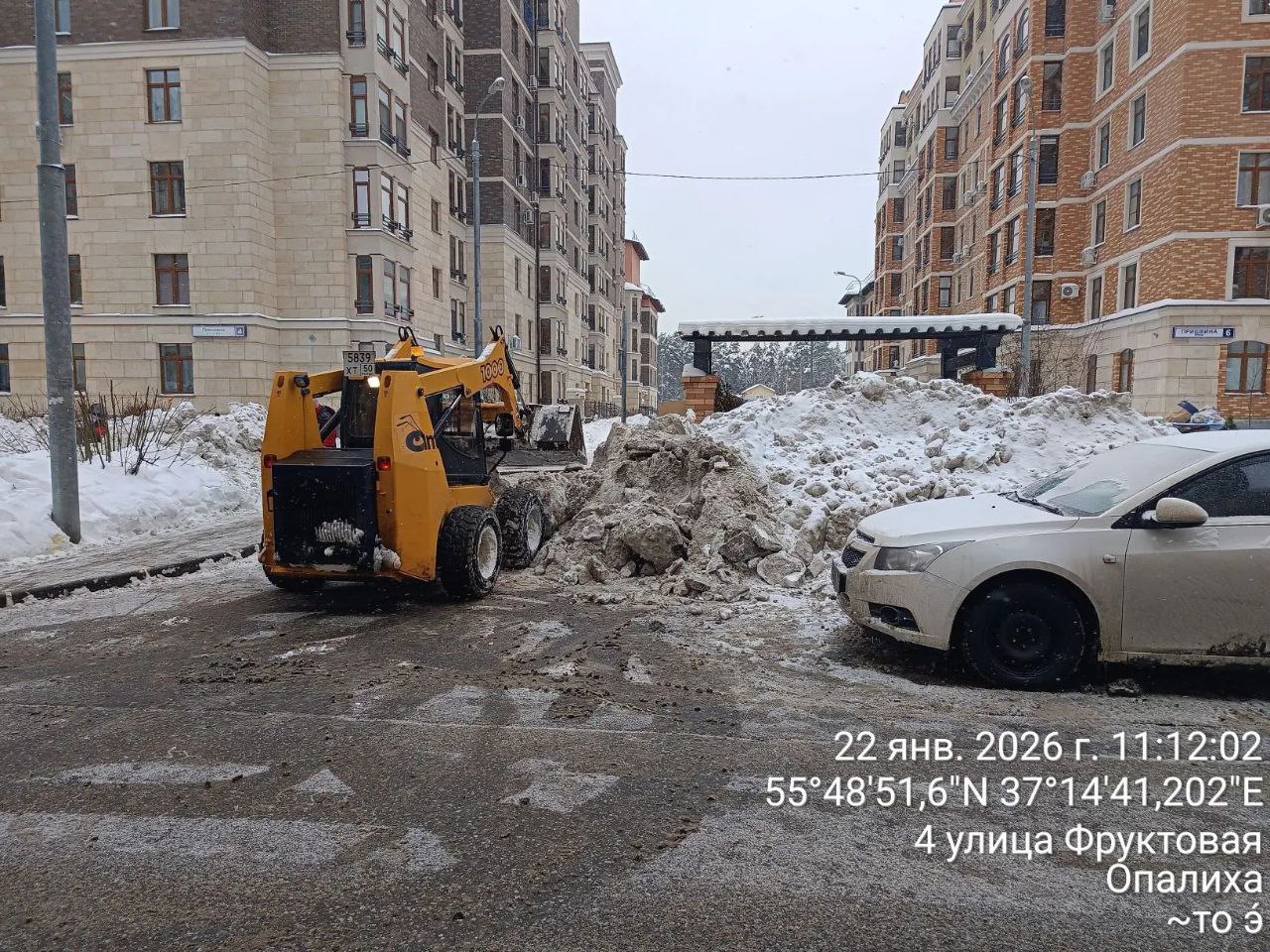 Коммунальные и дорожные службы Красногорска продолжают работу в режиме повышенной готовности Коммунальные и дорожные службы Красногорска продолжают работу в режиме повышенной готовности