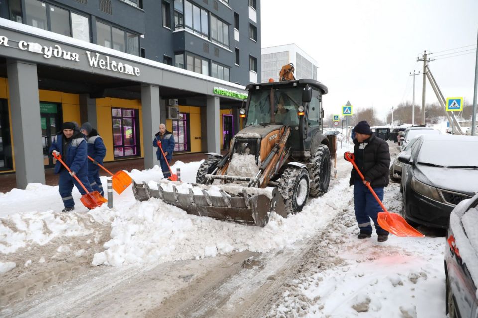 С территории Бригантины в Долгопрудном вывезено более двух тысяч кубометров снега С территории Бригантины в Долгопрудном вывезено более двух тысяч кубометров снега