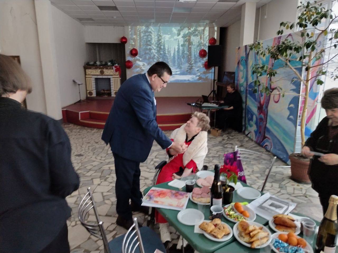 ПУЩИНО. В рамках реализации партийного проекта «Единой России» «Успех V единстве поколений» встретился с пущинской организацией Всероссийского общества инвалидов ПУЩИНО. В рамках реализации партийного проекта «Единой России» «Успех V единстве поколений» встретился с пущинской организацией Всероссийского общества инвалидов