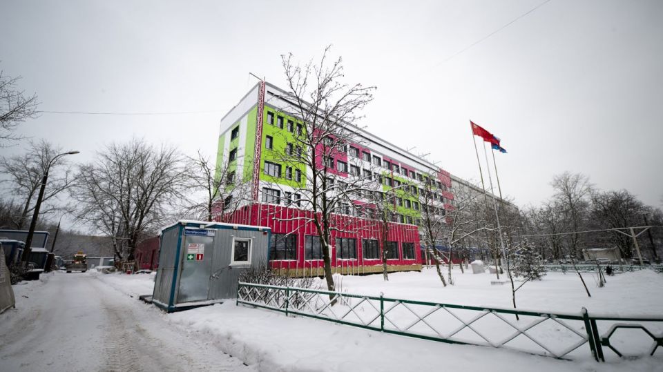 Владимир Волков: Внутренние отделочные работы выполняют строители в здании детского стационара Московского областного центра охраны материнства и детства Владимир Волков: Внутренние отделочные работы выполняют строители в здании детского стационара Московского областного центра охраны материнства и детства