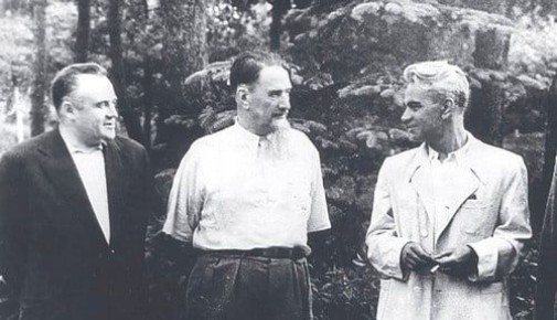 �������� "������������" � "���������" ����� �������� ��������� ������ 50-� �����, ������� ������� ������� �������� ������ ���������