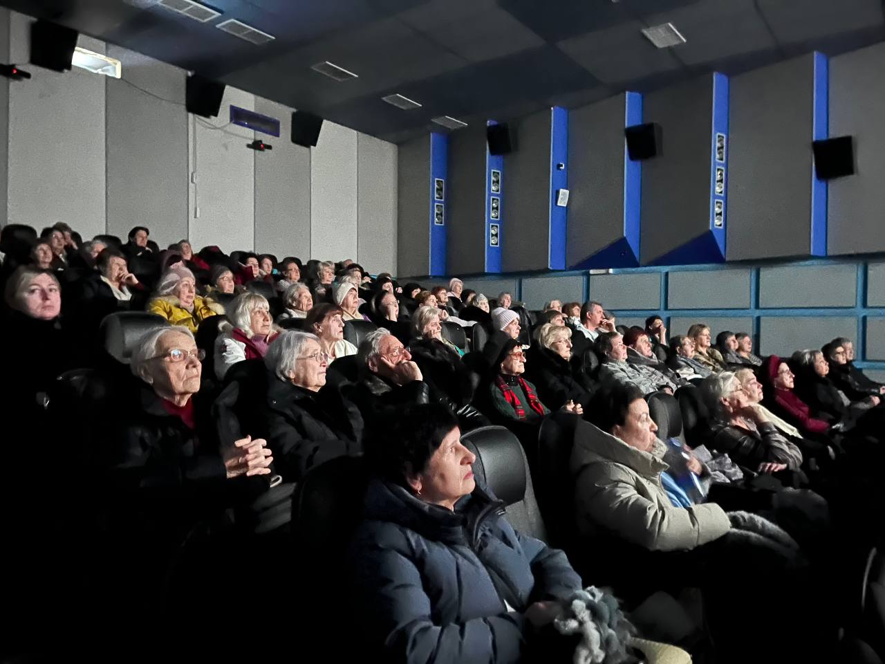 В преддверии Дня памяти жертв Холокоста во дворце культуры «Россия» состоялся специальный кинопоказ для участников СВО и членов их семей В преддверии Дня памяти жертв Холокоста во дворце культуры «Россия» состоялся специальный кинопоказ для участников СВО и членов их семей