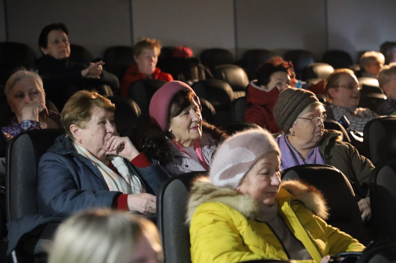 В преддверии Дня памяти жертв Холокоста во дворце культуры «Россия» состоялся специальный кинопоказ для участников СВО и членов их семей В преддверии Дня памяти жертв Холокоста во дворце культуры «Россия» состоялся специальный кинопоказ для участников СВО и членов их семей