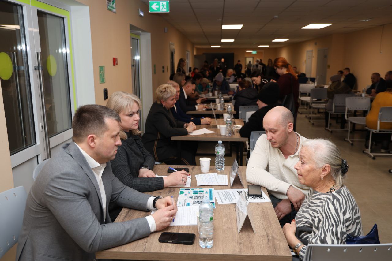 Выездной приём жителей. Вместе с коллегами провели выездную администрацию в восточном микрорайоне на площадке Электростальского колледжа Выездной приём жителей. Вместе с коллегами провели выездную администрацию в восточном микрорайоне на площадке Электростальского колледжа