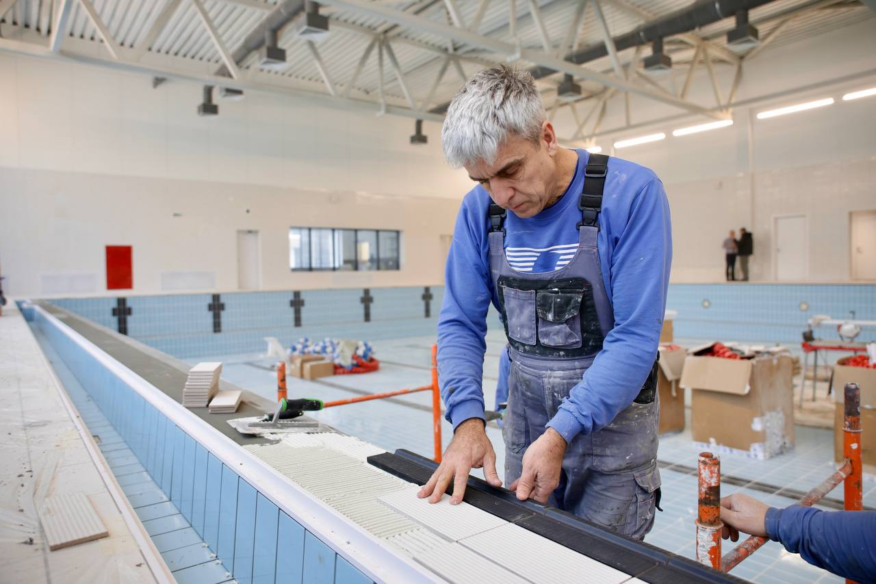 Андрей Воробьев: В микрорайоне Катюшки скоро заработает новый ФОК с бассейном — строительная готовность 93%, открытие запланировано на март Андрей Воробьев: В микрорайоне Катюшки скоро заработает новый ФОК с бассейном — строительная готовность 93%, открытие запланировано на март