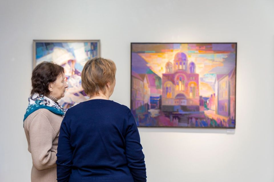 В Выставочном зале имени О.А. Коняшина состоялось торжественное открытие юбилейной выставки известного художника Михаила Сотникова «Связь времен» В Выставочном зале имени О.А. Коняшина состоялось торжественное открытие юбилейной выставки известного художника Михаила Сотникова «Связь времен»