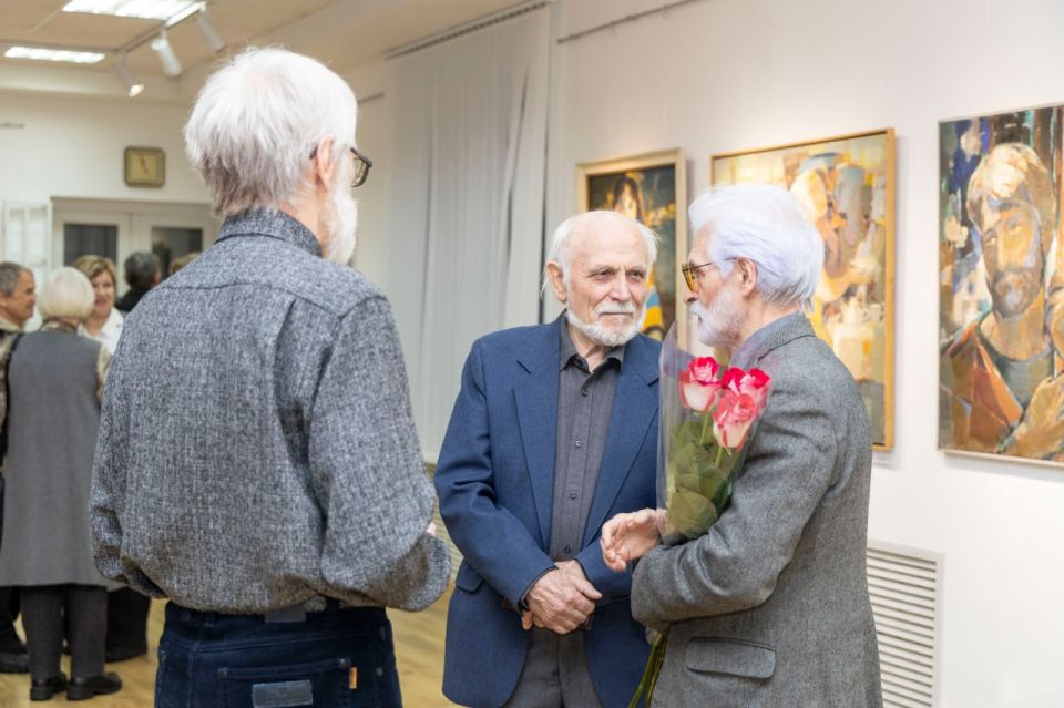 В Выставочном зале имени О.А. Коняшина состоялось торжественное открытие юбилейной выставки известного художника Михаила Сотникова «Связь времен» В Выставочном зале имени О.А. Коняшина состоялось торжественное открытие юбилейной выставки известного художника Михаила Сотникова «Связь времен»