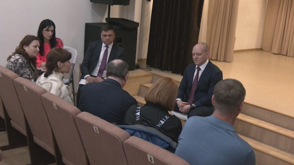 Диалог будет продолжен. На выездной администрации, которая прошла в ДК «Импульс» посёлка Челюскинский 22 января, состоялась встреча инициативной группы из коттеджных посёлков, расположенных в водоохранной зоне, с главой...