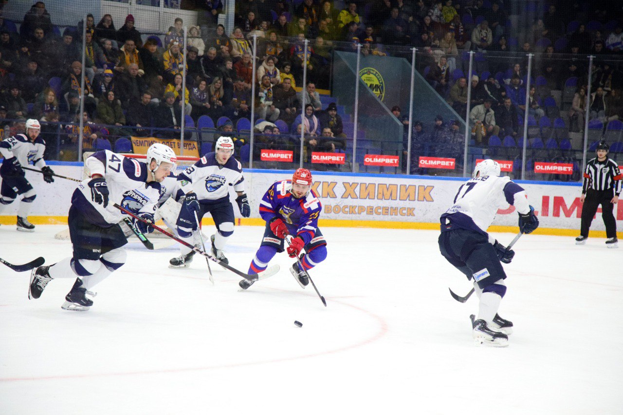 Алексей Малкин: Поддержал нашу ледовую дружину в очередной домашней игре против ХК "Зауралье" из Кургана Алексей Малкин: Поддержал нашу ледовую дружину в очередной домашней игре против ХК "Зауралье" из Кургана
