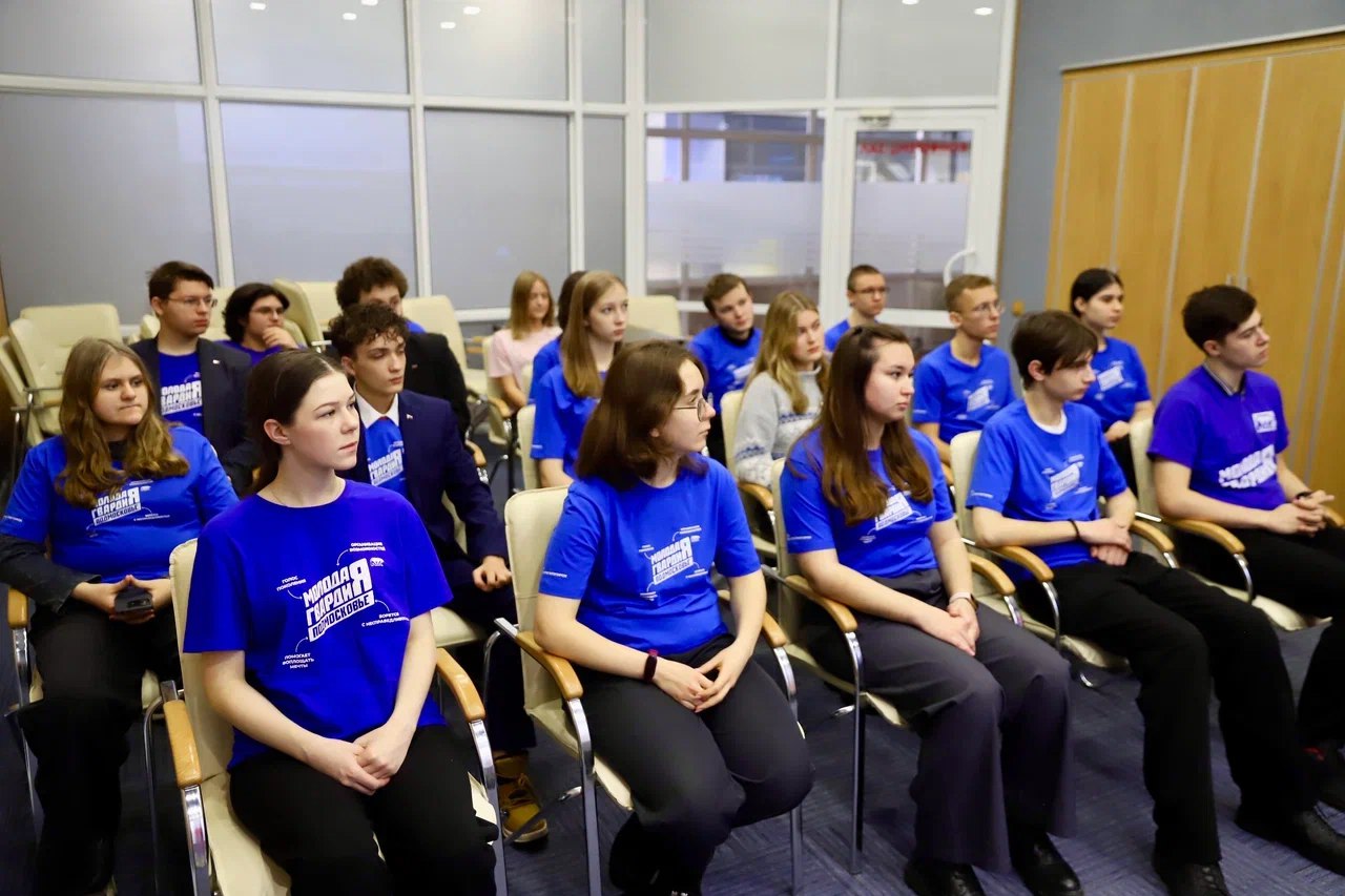 Единороссы приняли участие в старте проекта «ПолитШкола Молодой Гвардии Единой России» Единороссы приняли участие в старте проекта «ПолитШкола Молодой Гвардии Единой России»